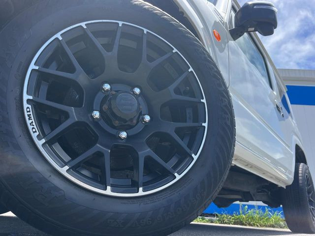 �y16�C���`�A���~�z�C�[���z�O�ςɃ}�b�`�����A���~�z�C�[���𑕒����Ă���܂��B�e��A���~�z�C�[����A�X�^�b�h���X�^�C�����戵�����Ă���܂��B���񂲑��k����������