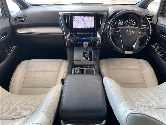 アルファードハイブリッド 2.5 エグゼクティブ ラウンジ S E-Four 4WD