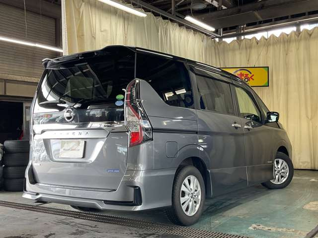 セレナ2.0 ハイウェイスターV 4WD