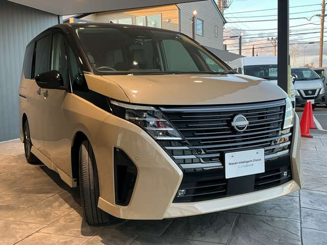 セレナ1.4 e-POWER ハイウェイスターV