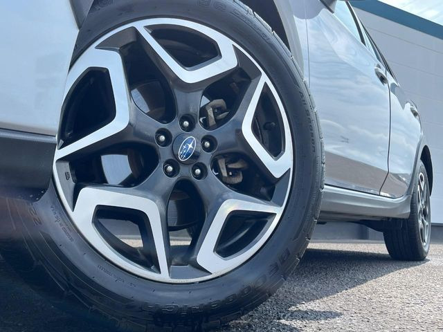 �y����18�C���`�A���~�z�C�[���z�O�ςɃ}�b�`���������A���~�z�C�[���𑕒����Ă���܂��B�e��ЊO�A���~�z�C�[����A�X�^�b�h���X�^�C�����戵�����Ă���܂��B���񂲑��k����������