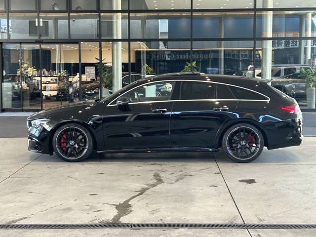 CLAシューティングブレークAMG CLA 45 S 4マチックプラス 4WD