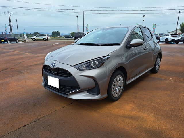 ヤリス1.5 ハイブリッド G E-Four 4WD