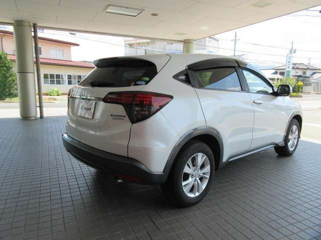 ヴェゼル1.5 ハイブリッド X ホンダセンシング 4WD