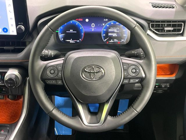 【ステアリングスイッチ】運転中、前方から目線をそらすことなく、オーディオ等の操作が可能な便利機能!安心&快適なドライブを演出してくれます♪