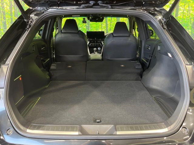 【パワーバックドア】スマートキーや運転席のボタンを押すだけでリアゲートが自動で開閉します!荷物を持っている時や、高い位置にあるバックドアを閉める際に便利な機能です♪