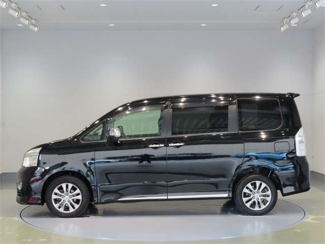ヴォクシー2.0 ZS 4WD