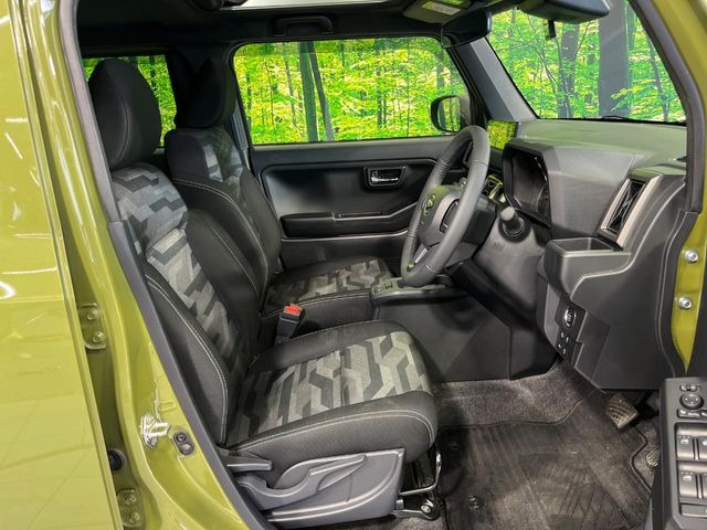 運転席シート廻りは使用感も少なく、良好な状態となっています。丁寧に使われていたことがよくわかりますね。