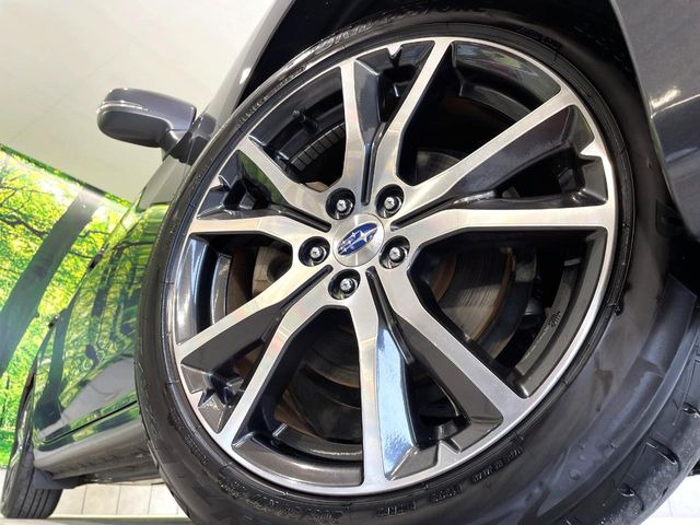 �y����17�C���`�A���~�z�C�[���z�O�ςɃ}�b�`���������A���~�z�C�[���𑕒����Ă���܂��B�e��ЊO�A���~�z�C�[����A�X�^�b�h���X�^�C�����戵�����Ă���܂��B���񂲑��k����������