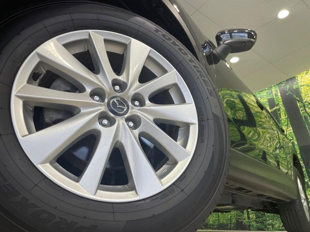 �y����17�C���`�A���~�z�C�[���z�O�ςɃ}�b�`���������A���~�z�C�[���𑕒����Ă���܂��B�e��ЊO�A���~�z�C�[����A�X�^�b�h���X�^�C�����戵�����Ă���܂��B���񂲑��k����������