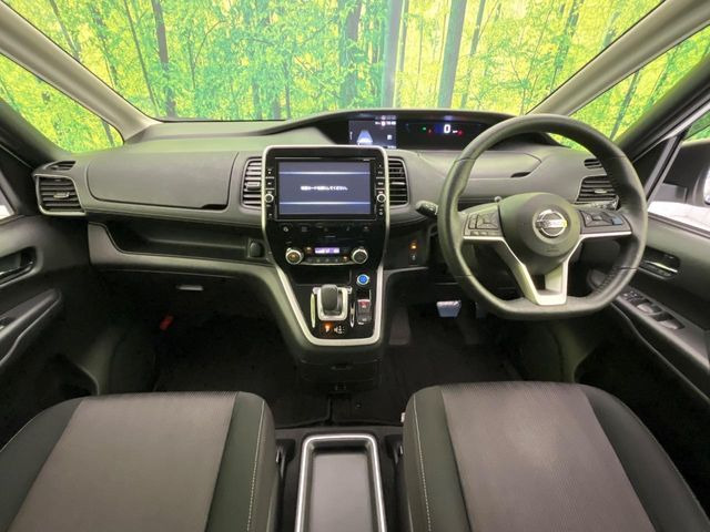 セレナ1.2 e-POWER ハイウェイスターV