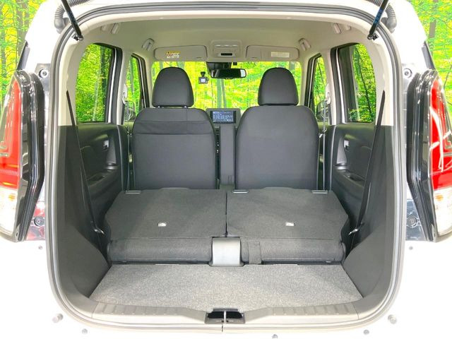 普段のお買い物や通勤、送迎等に十分な荷室スペースを確保しております。セカンドシートを倒すと、大きな荷物の積載も可能です♪