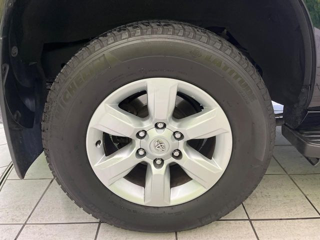 �y����17�C���`�A���~�z�C�[���z�O�ςɃ}�b�`���������A���~�z�C�[���𑕒����Ă���܂��B�e��ЊO�A���~�z�C�[����A�X�^�b�h���X�^�C�����戵�����Ă���܂��B���񂲑��k����������