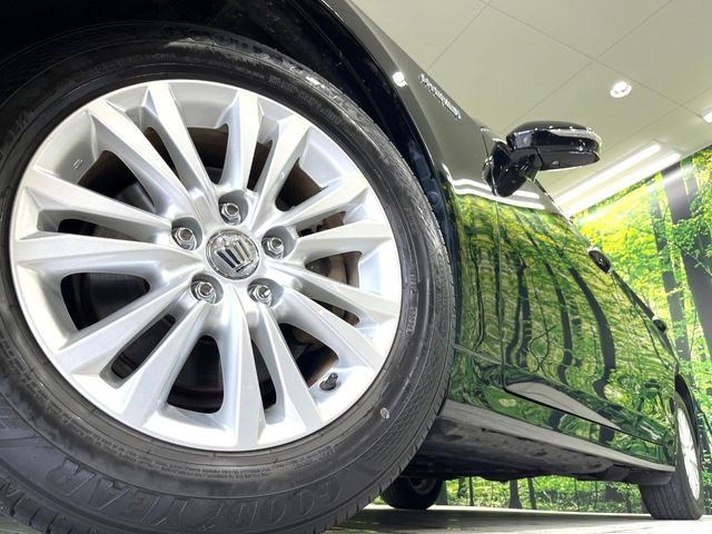 �y����16�C���`�A���~�z�C�[���z�O�ςɃ}�b�`���������A���~�z�C�[���𑕒����Ă���܂��B�e��ЊO�A���~�z�C�[����A�X�^�b�h���X�^�C�����戵�����Ă���܂��B���񂲑��k����������
