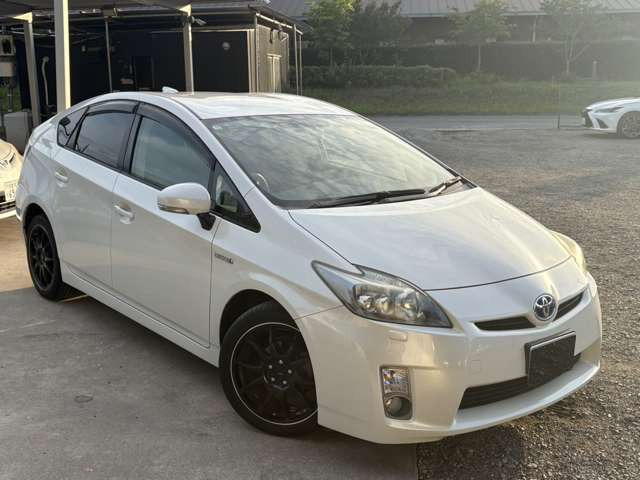 プリウス1.8 S LEDエディション