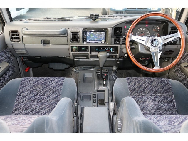 ランドクルーザープラド3.0 SXワイド ディーゼル 4WD