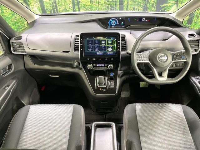 セレナ1.2 e-POWER ハイウェイスターV