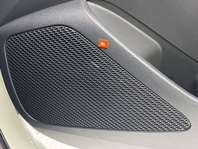 カローラツーリング1.8 ハイブリッド W×B