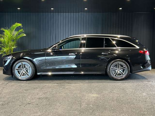 EクラスワゴンE220d アバンギャルド AMGラインパッケージ (ISG)