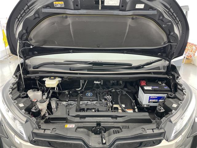 ノア1.8 ハイブリッド S-Z E-Four 4WD