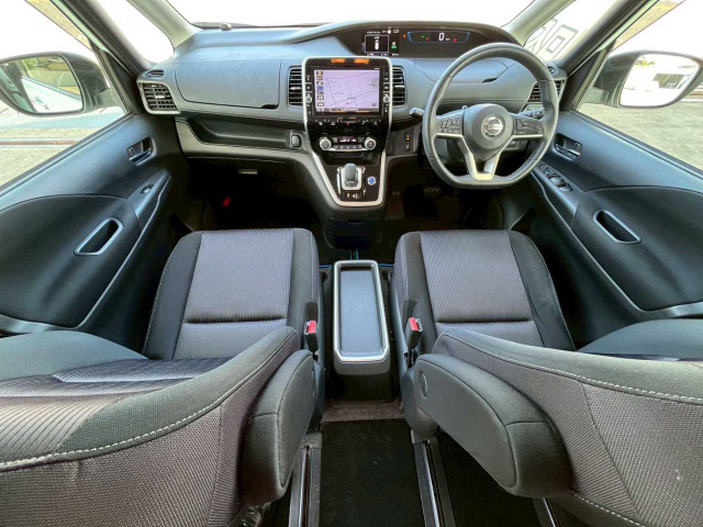 セレナ1.2 e-POWER ハイウェイスターV