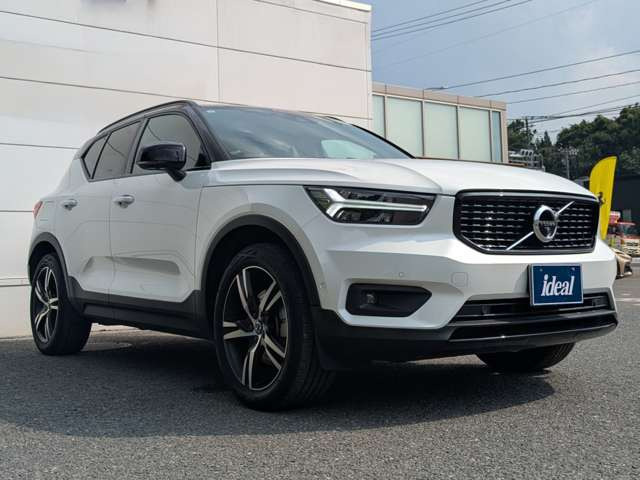 XC40B4 AWD Rデザイン 4WD