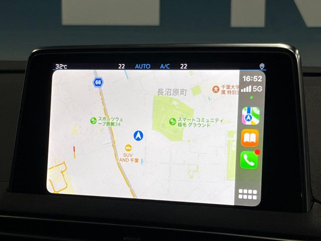 ��Apple Carplay�Ή��w��������iPhone���f�B�X�v���C�ƘA�g���A�i�r�Q�[�V�����Ȃǂ̓���̃A�v�����g�p�\�ƂȂ�܂��B�x