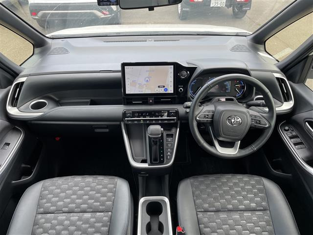 ヴォクシー1.8 ハイブリッド S-Z E-Four 4WD