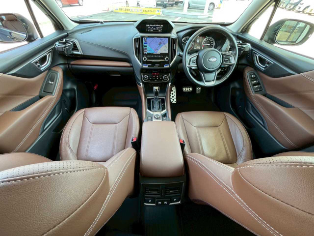 フォレスター2.0 アドバンス 4WD