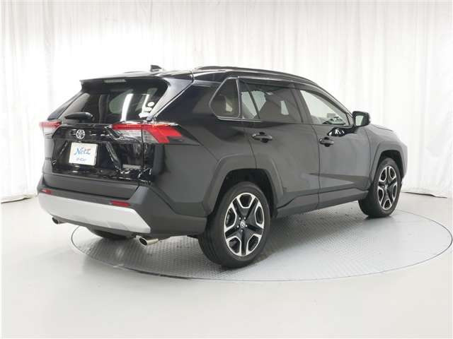 RAV42.0 アドベンチャー 4WD