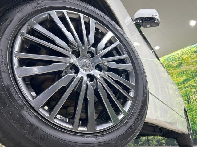 �y����18�C���`�A���~�z�C�[���z�O�ςɃ}�b�`���������A���~�z�C�[���𑕒����Ă���܂��B�e��ЊO�A���~�z�C�[����A�X�^�b�h���X�^�C�����戵�����Ă���܂��B���񂲑��k����������