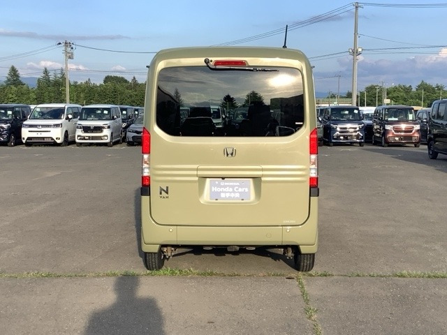 N-VAN+スタイル ファン 4WD