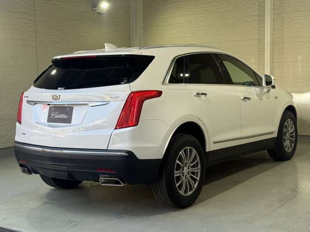 XT5クロスオーバーラグジュアリー 4WD