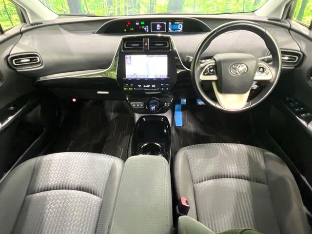 プリウス1.8 S