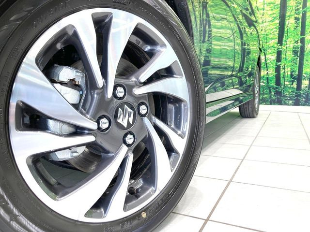 �y����15�C���`�A���~�z�C�[���z�O�ςɃ}�b�`���������A���~�z�C�[���𑕒����Ă���܂��B�e��ЊO�A���~�z�C�[����A�X�^�b�h���X�^�C�����戵�����Ă���܂��B���񂲑��k����������