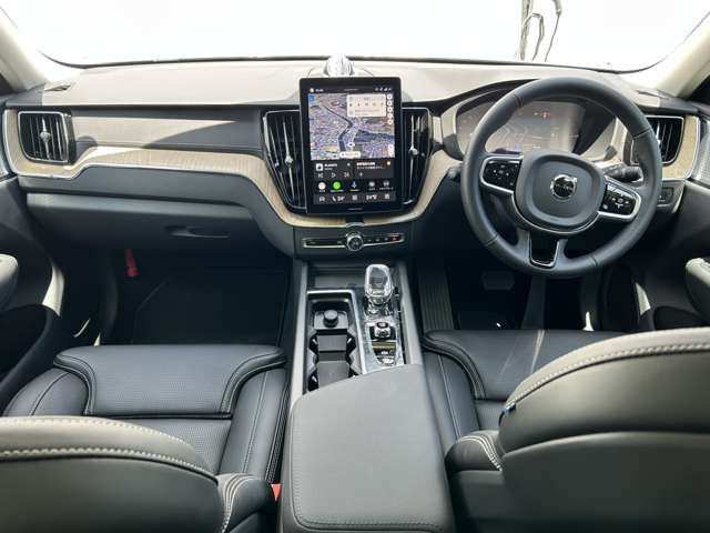 XC60ウルトラ T6 AWD プラグイン ハイブリッド 4WD
