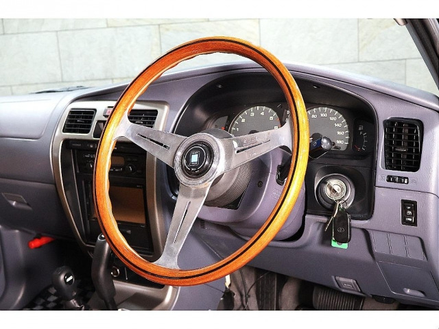 ハイラックスサーフ2.7 SSR-X Vセレクション 4WD