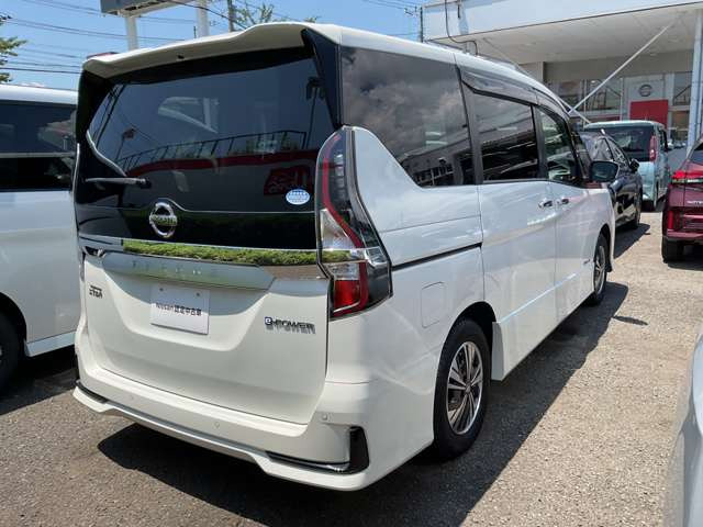 セレナ1.2 e-POWER ハイウェイスターV