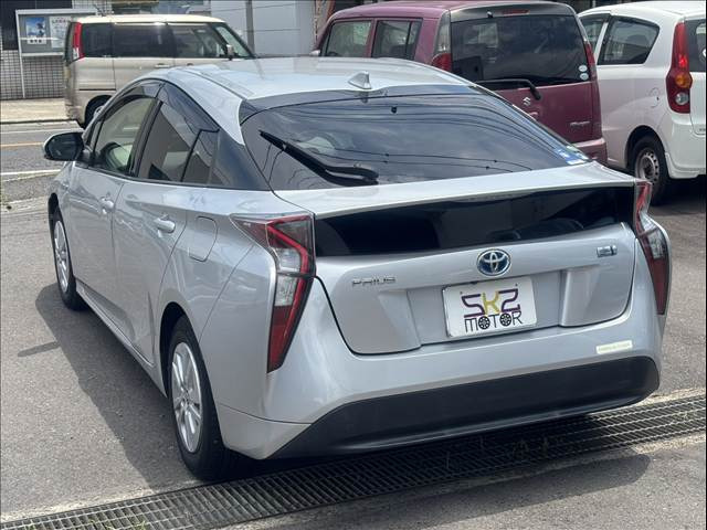 プリウス1.8 S