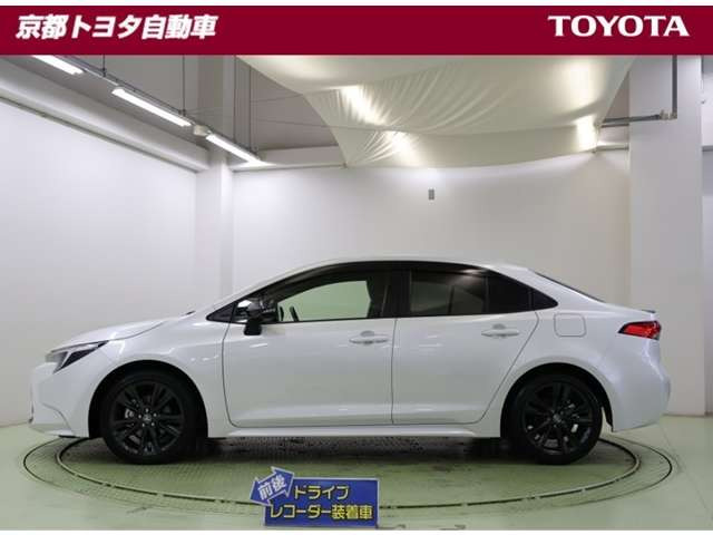 カローラ1.8 ハイブリッド W×B
