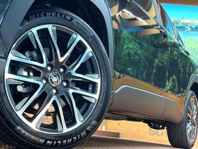 �y����18�C���`�A���~�z�C�[���z�O�ςɃ}�b�`���������A���~�z�C�[���𑕒����Ă���܂��B�e��ЊO�A���~�z�C�[����A�X�^�b�h���X�^�C�����戵�����Ă���܂��B���񂲑��k����������