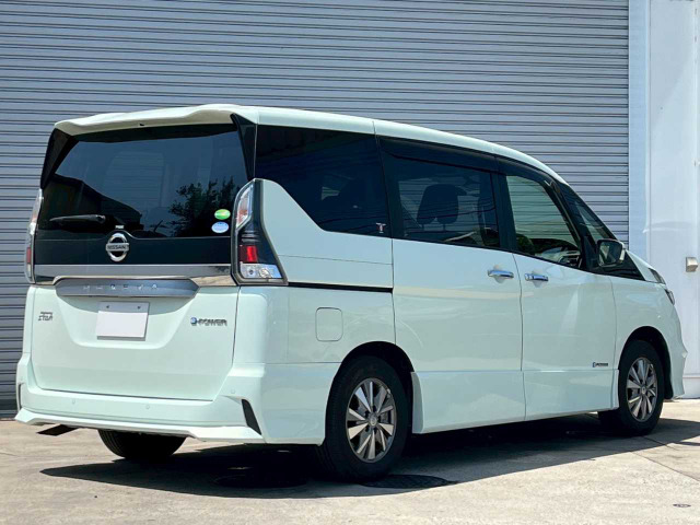 セレナ1.2 e-POWER ハイウェイスターV