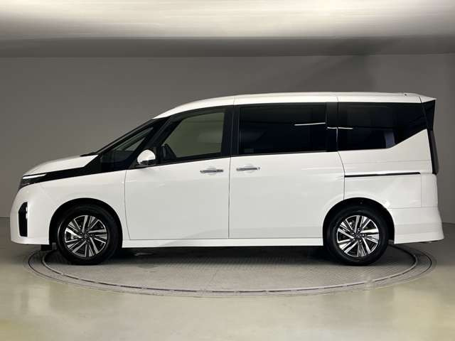 セレナ1.4 e-POWER ハイウェイスターV