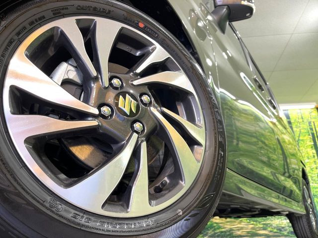 �y����15�C���`�A���~�z�C�[���z�O�ςɃ}�b�`���������A���~�z�C�[���𑕒����Ă���܂��B�e��ЊO�A���~�z�C�[����A�X�^�b�h���X�^�C�����戵�����Ă���܂��B���񂲑��k����������