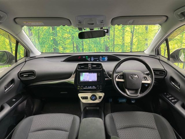 プリウス1.8 S