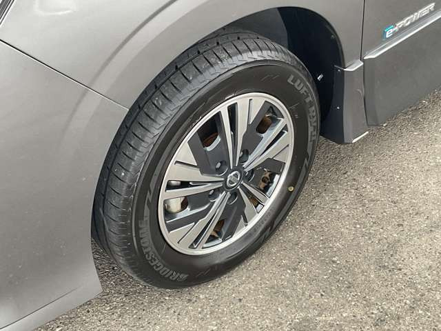セレナ1.2 e-POWER ハイウェイスターV