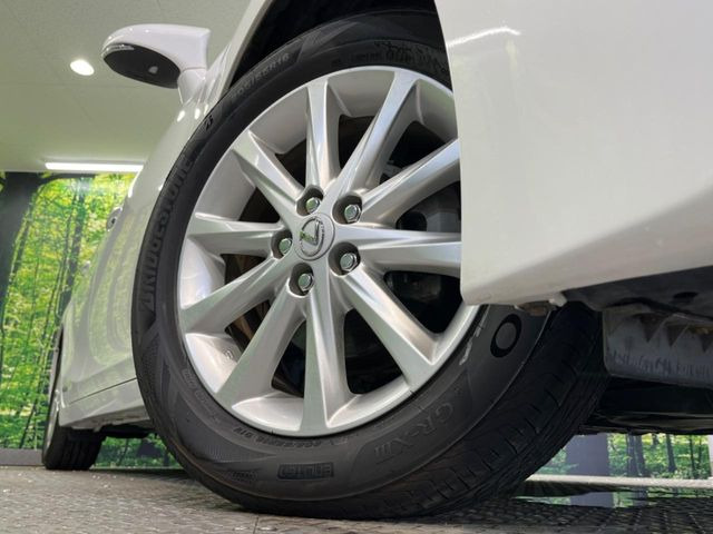 �y����16�C���`�A���~�z�C�[���z�O�ςɃ}�b�`���������A���~�z�C�[���𑕒����Ă���܂��B�e��ЊO�A���~�z�C�[����A�X�^�b�h���X�^�C�����戵�����Ă���܂��B���񂲑��k����������