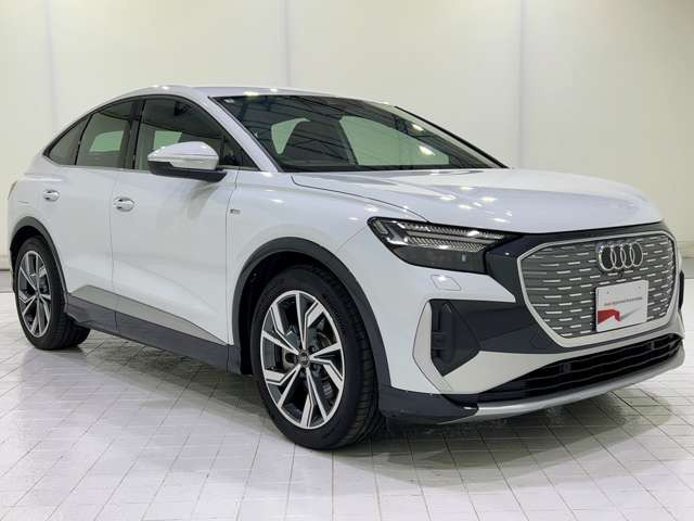 Q4スポーツバックe-tron45 Sライン
