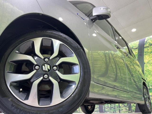 �y����15�C���`�A���~�z�C�[���z�O�ςɃ}�b�`���������A���~�z�C�[���𑕒����Ă���܂��B�e��ЊO�A���~�z�C�[����A�X�^�b�h���X�^�C�����戵�����Ă���܂��B���񂲑��k����������