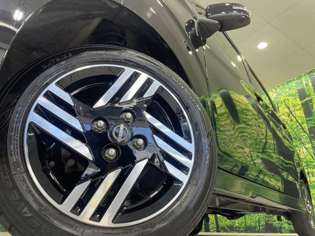 �y����14�C���`�A���~�z�C�[���z�O�ςɃ}�b�`���������A���~�z�C�[���𑕒����Ă���܂��B�e��ЊO�A���~�z�C�[����A�X�^�b�h���X�^�C�����戵�����Ă���܂��B���񂲑��k����������